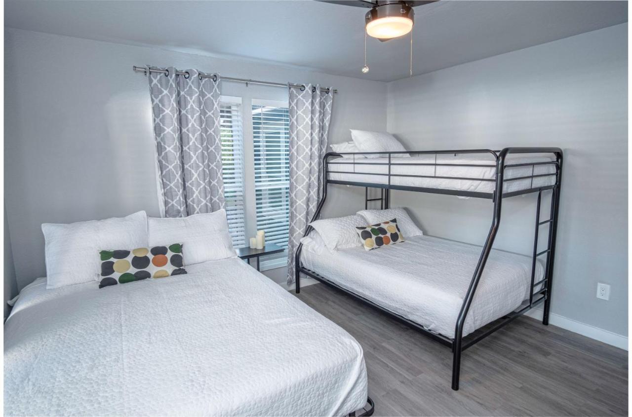 Stylish 4 Br2Ba Renovated Home Near Downtown Σαν Αντόνιο Εξωτερικό φωτογραφία