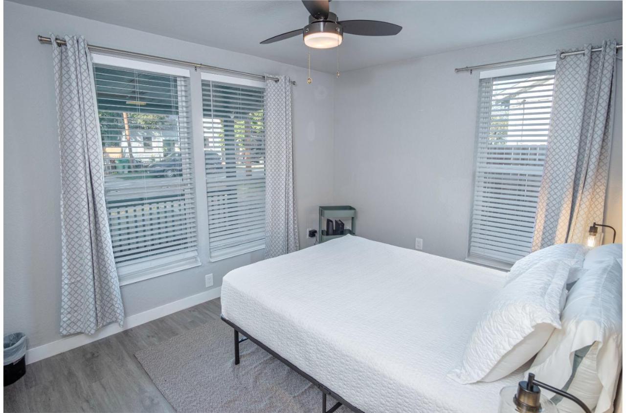 Stylish 4 Br2Ba Renovated Home Near Downtown Σαν Αντόνιο Εξωτερικό φωτογραφία